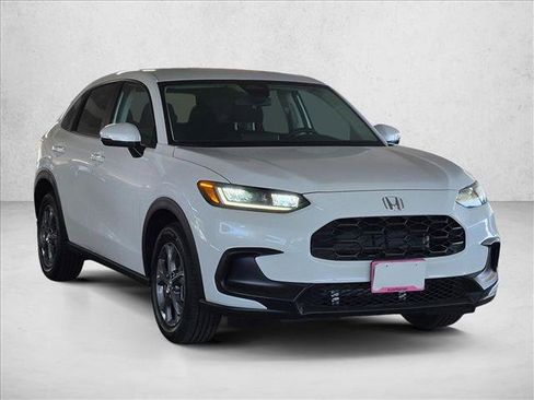 Used 2027 Honda HR-V LX image 3