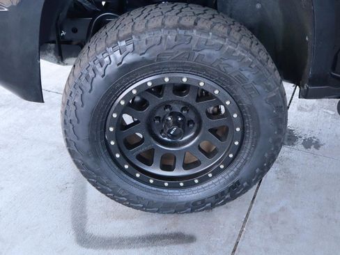 Used 2015 Chevrolet Colorado Z71 image 39