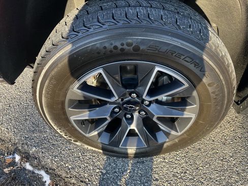 Used 2021 Chevrolet Suburban Z71 w/ Rear Media and Nav Package image 9