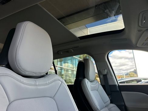 New 2026 Lincoln Aviator Reserve AWD/4WD image 16