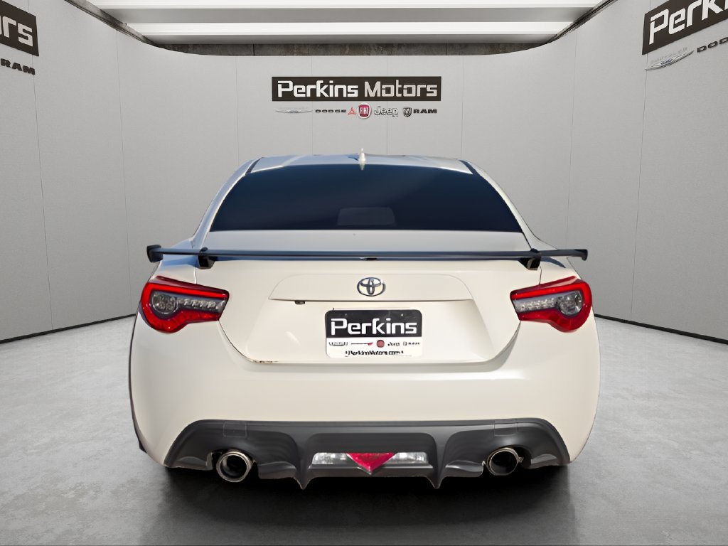 Used 2018 Toyota 86 RWD image 4
