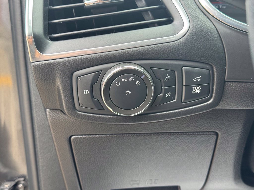 Certified 2020 Ford Edge Titanium AWD/4WD image 20