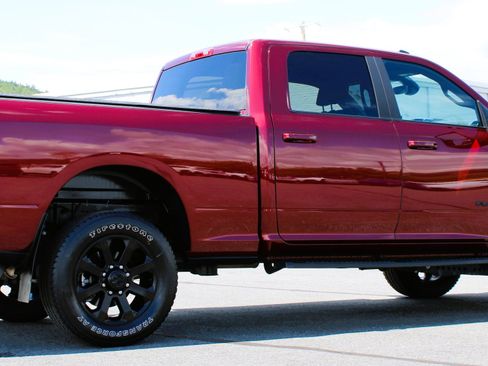 Used 2024 RAM 2500 Big Horn w/ Night Edition AWD/4WD image 9
