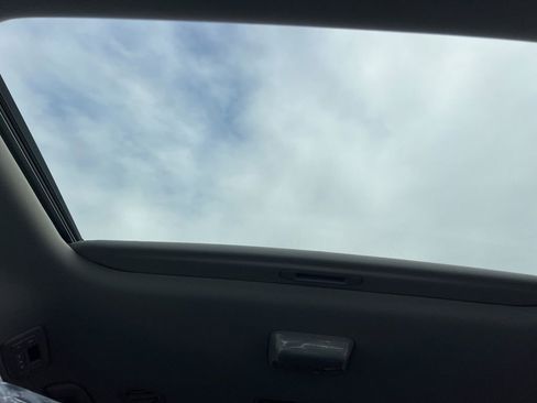 New 2026 Kia Carnival SX w/ SX Dark Edition Package FWD image 11