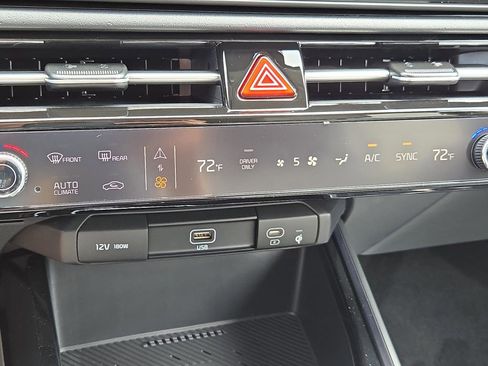 New 2025 Kia Niro EX Touring image 26