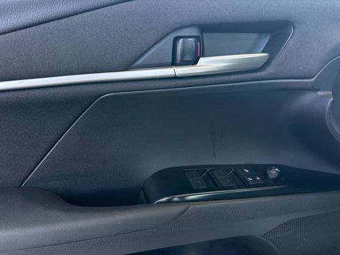 Used 2025 Toyota Camry LE image 10