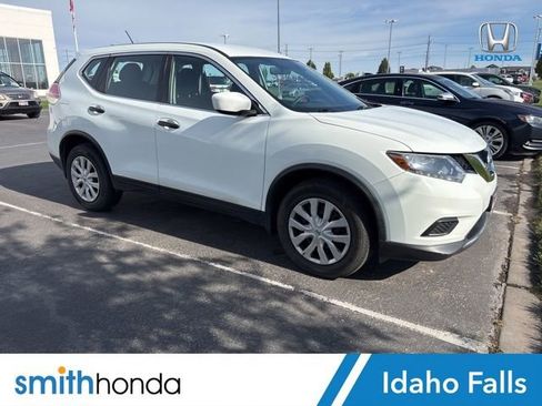 Used 2016 Nissan Rogue S FWD image 1