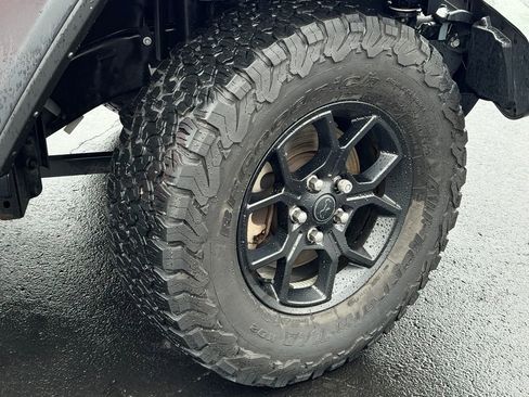 Used 2024 Jeep Wrangler Unlimited Sport AWD/4WD image 9