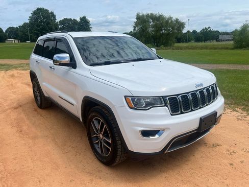 Used 2017 Jeep Grand Cherokee Limited RWD image 2