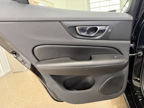 Used 2022 Volvo S60 B5 Momentum image 22