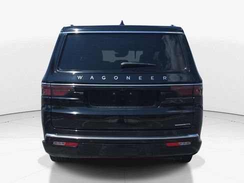 Used 2023 Jeep Wagoneer L Series III RWD image 5