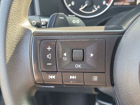 Used 2024 Nissan Rogue SV image 14