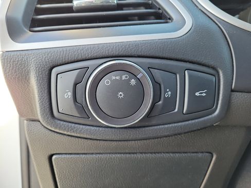 Used 2018 Ford Edge SEL w/ Equipment Group 201A image 21