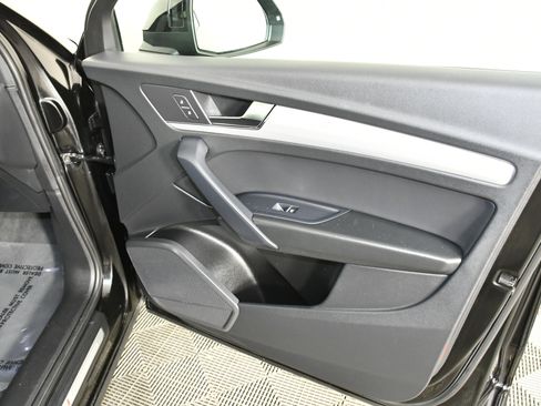 Used 2025 Audi Q5 2.0T Premium image 39