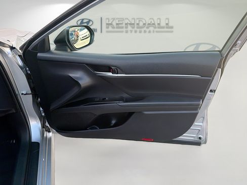 Used 2020 Toyota Camry LE FWD image 30