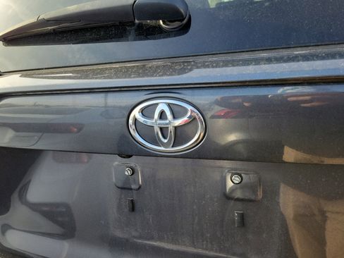 Used 2021 Toyota RAV4 XLE image 17