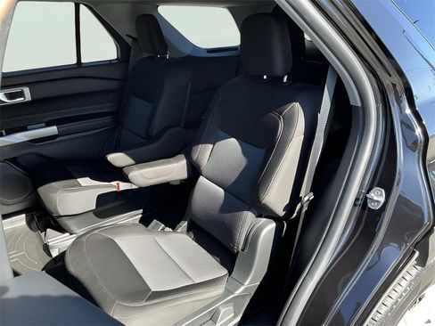 Certified 2022 Ford Explorer XLT image 22