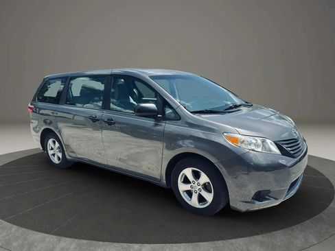 Used 2016 Toyota Sienna L FWD image 7