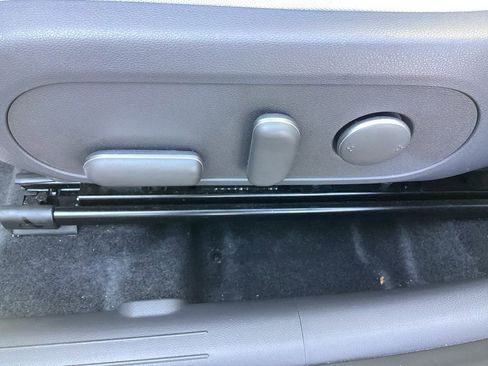 Used 2025 Hyundai Kona SEL FWD image 19
