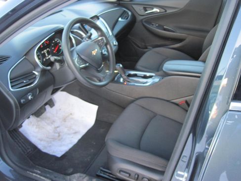 Used 2020 Chevrolet Malibu LT image 8