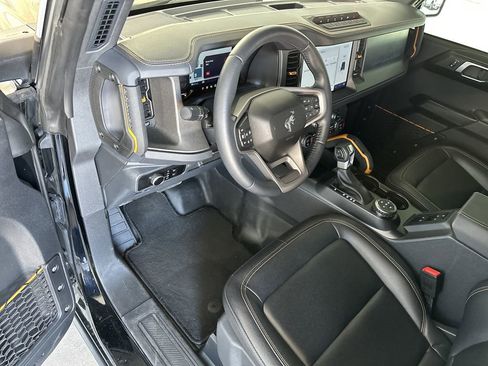 Used 2024 Ford Bronco Badlands w/ Sasquatch Package AWD/4WD image 12