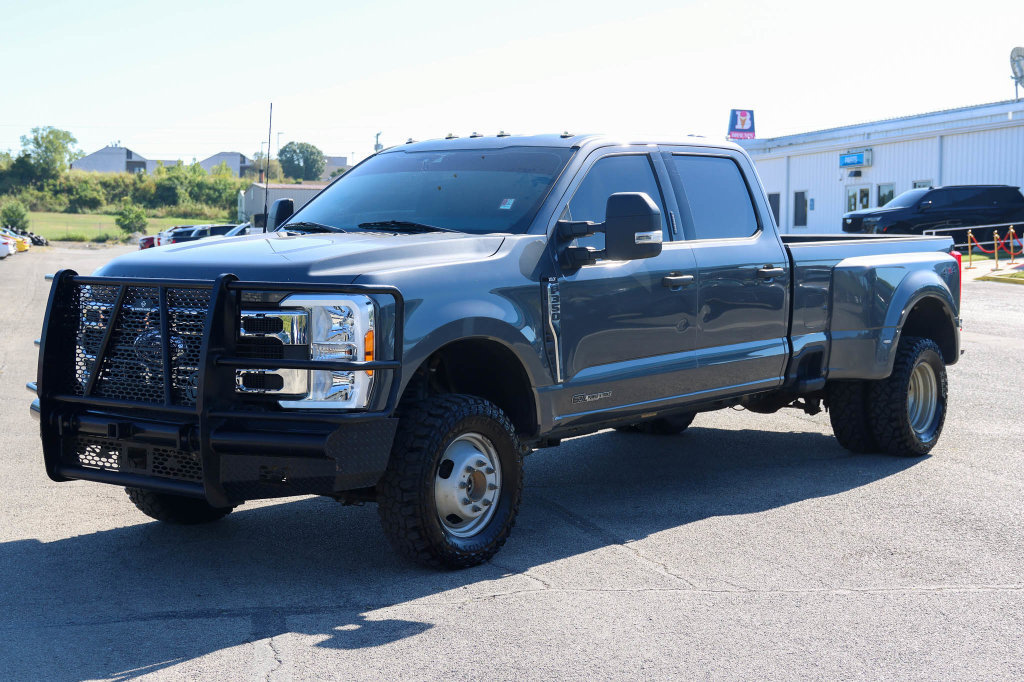 Used 2023 Ford F350 XLT AWD/4WD image 6