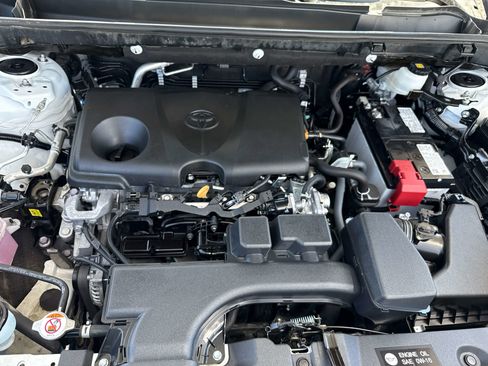 Used 2024 Toyota RAV4 LE image 9