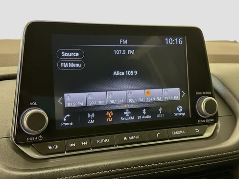 Used 2023 Nissan Rogue SV AWD/4WD image 21