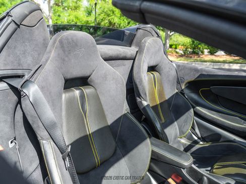 Used 2018 McLaren 570S Spider RWD image 41