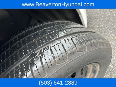 Used 2019 Toyota Corolla LE image 19