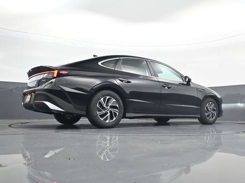 New 2026 Hyundai Sonata Blue FWD image 25