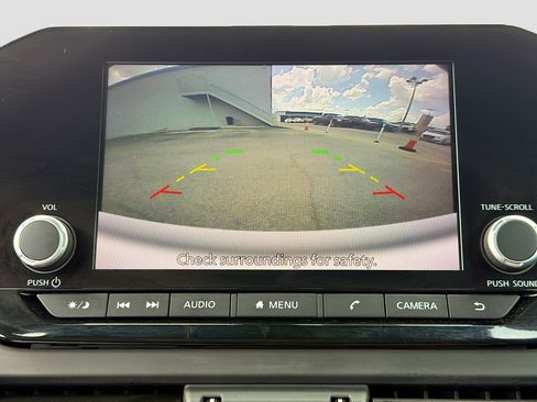 Used 2023 Nissan Pathfinder S FWD image 31