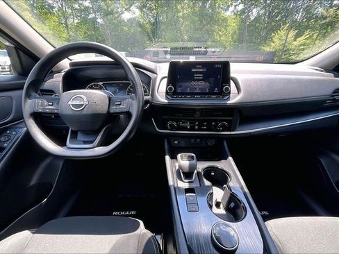 Used 2025 Nissan Rogue S AWD/4WD image 16