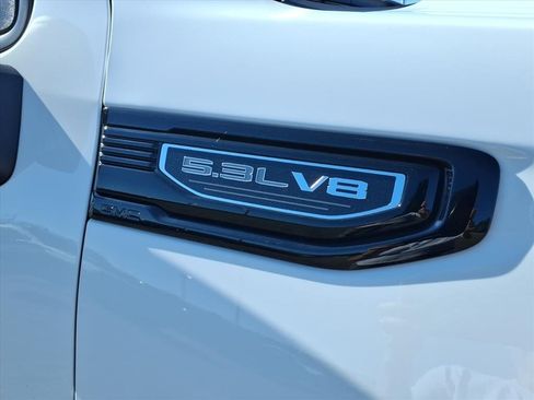 New 2026 GMC Sierra 1500 Elevation image 10