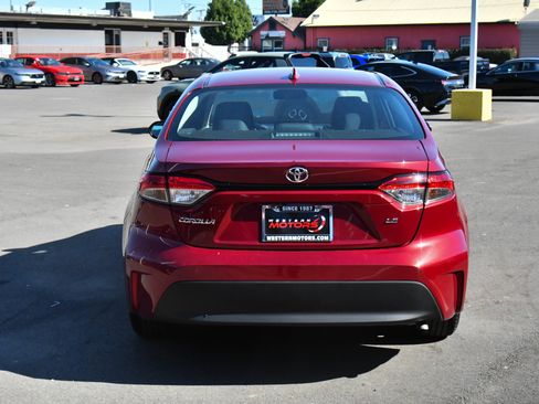 Used 2024 Toyota Corolla LE image 7