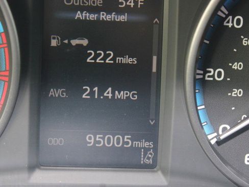 Used 2017 Toyota RAV4 LE image 22