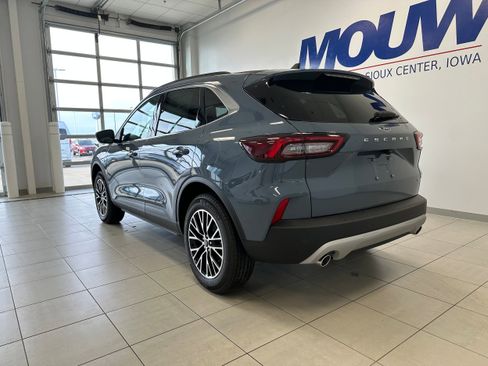 New 2026 Ford Escape SE w/ PHEV Premium Package FWD image 37