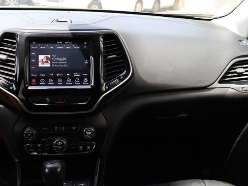 Used 2020 Jeep Cherokee Limited FWD image 45