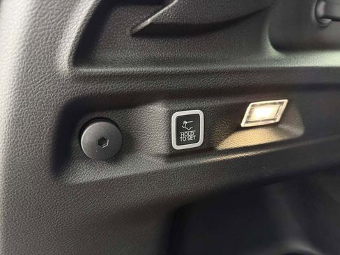 New 2025 Jeep Grand Cherokee L Limited image 18