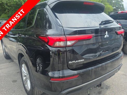 Used 2024 Mitsubishi Outlander ES FWD image 4