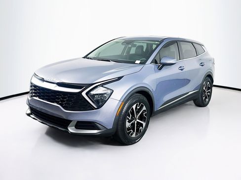 Used 2023 Kia Sportage EX image 3