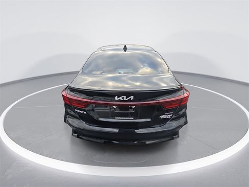 Used 2024 Kia Forte GT-Line w/ GT-Line Premium Package image 7