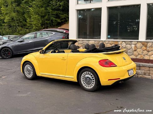Used 2015 Volkswagen Beetle 1.8T FWD image 3