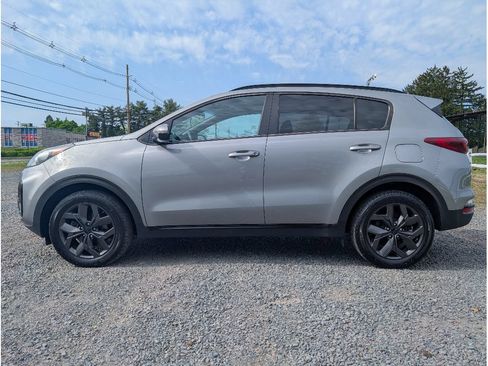 Used 2022 Kia Sportage Nightfall Edition AWD/4WD image 9