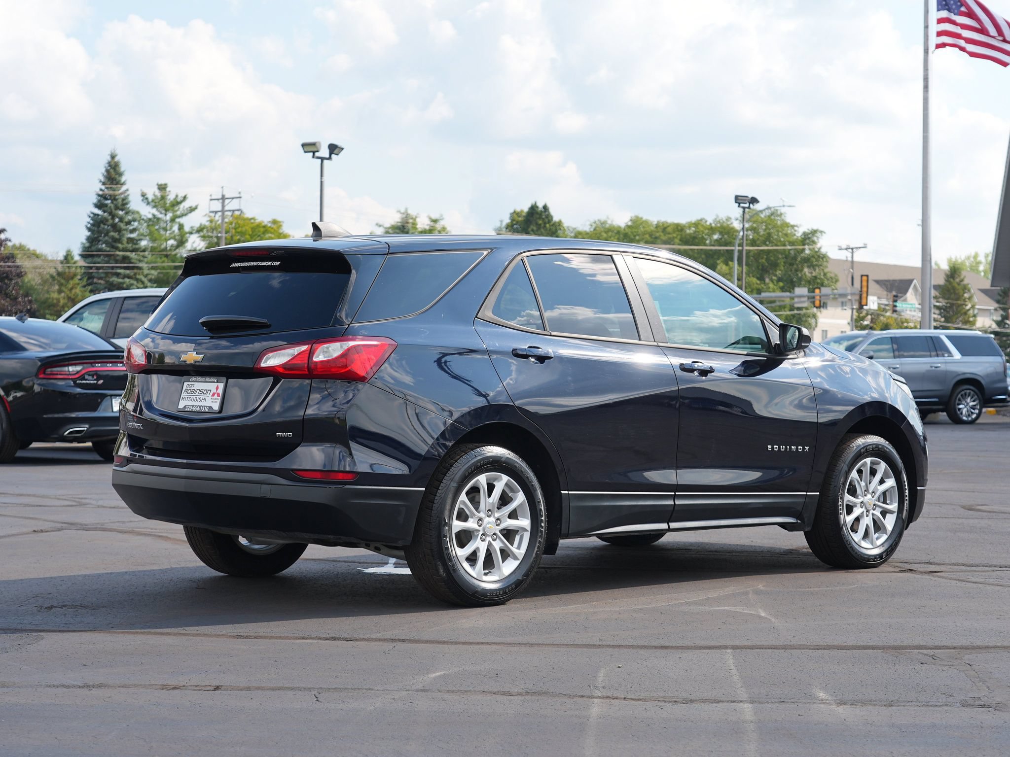Used 2020 Chevrolet Equinox LS AWD/4WD image 3