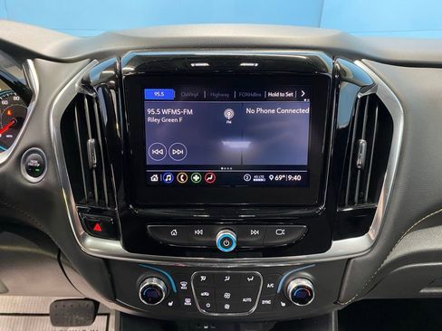 Used 2020 Chevrolet Traverse LT image 27