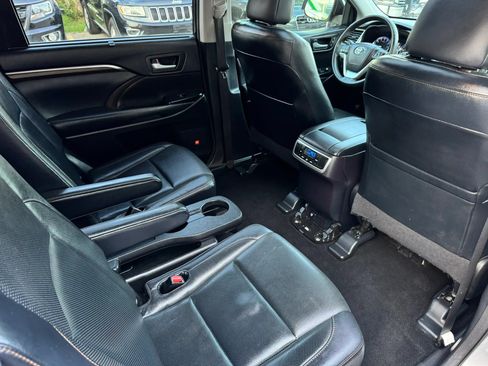 Used 2014 Toyota Highlander Limited FWD image 31