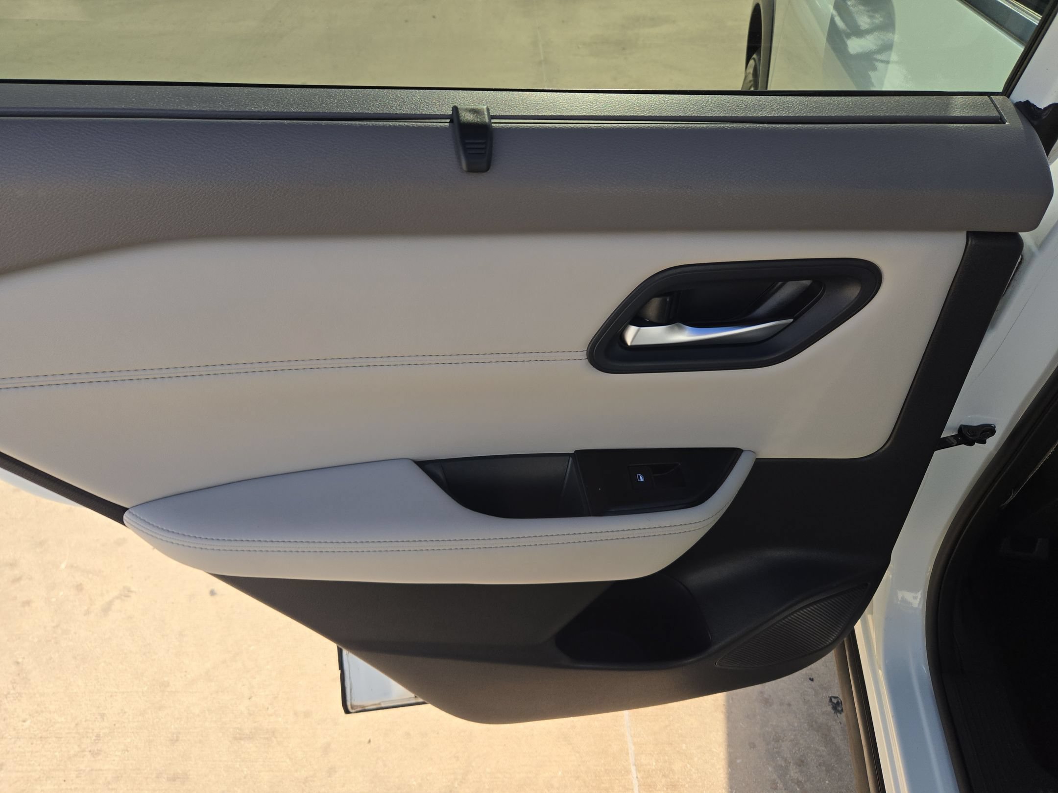 Used 2023 Nissan Rogue SV w/ SV Premium B Package FWD image 15