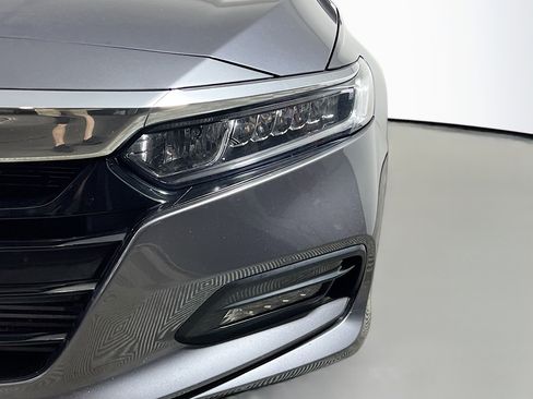 Used 2018 Honda Accord EX image 12