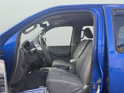 Used 2014 Nissan Frontier SV AWD/4WD image 12